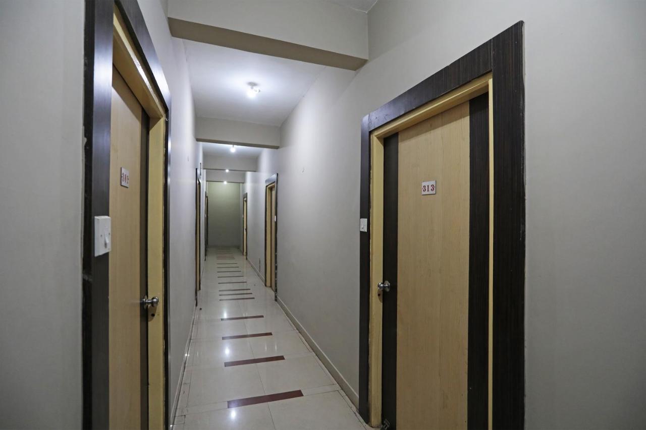 Oyo 6274 Hotel Janaki Residency Пури Екстериор снимка